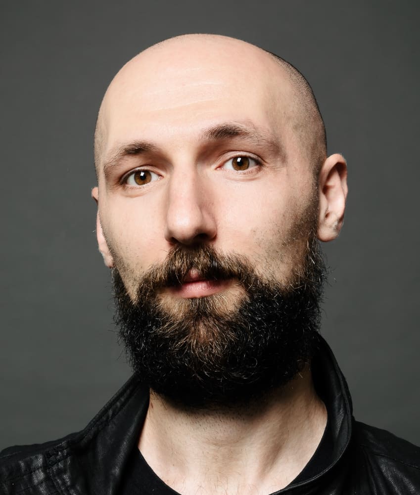 Женя Арутюнов